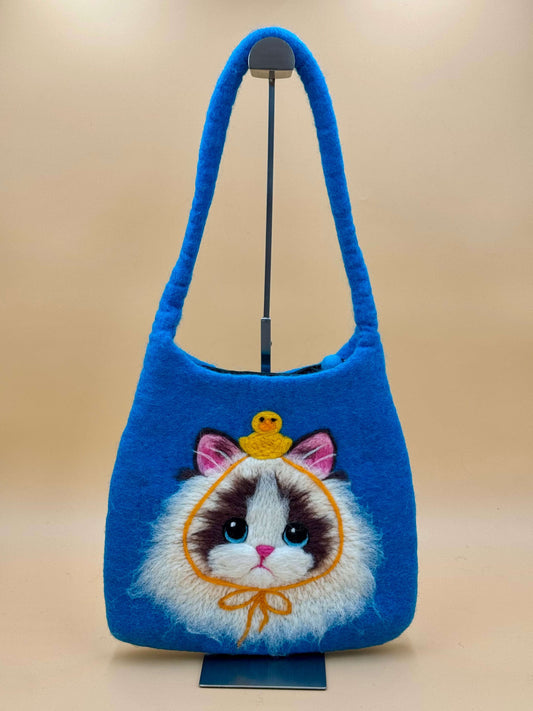 Schultertasche Filztasche Size M Baguette Bag mit Katze und Ente, handgemacht, blau, 100% Wolle, Innenfutter, Reißverschluss.