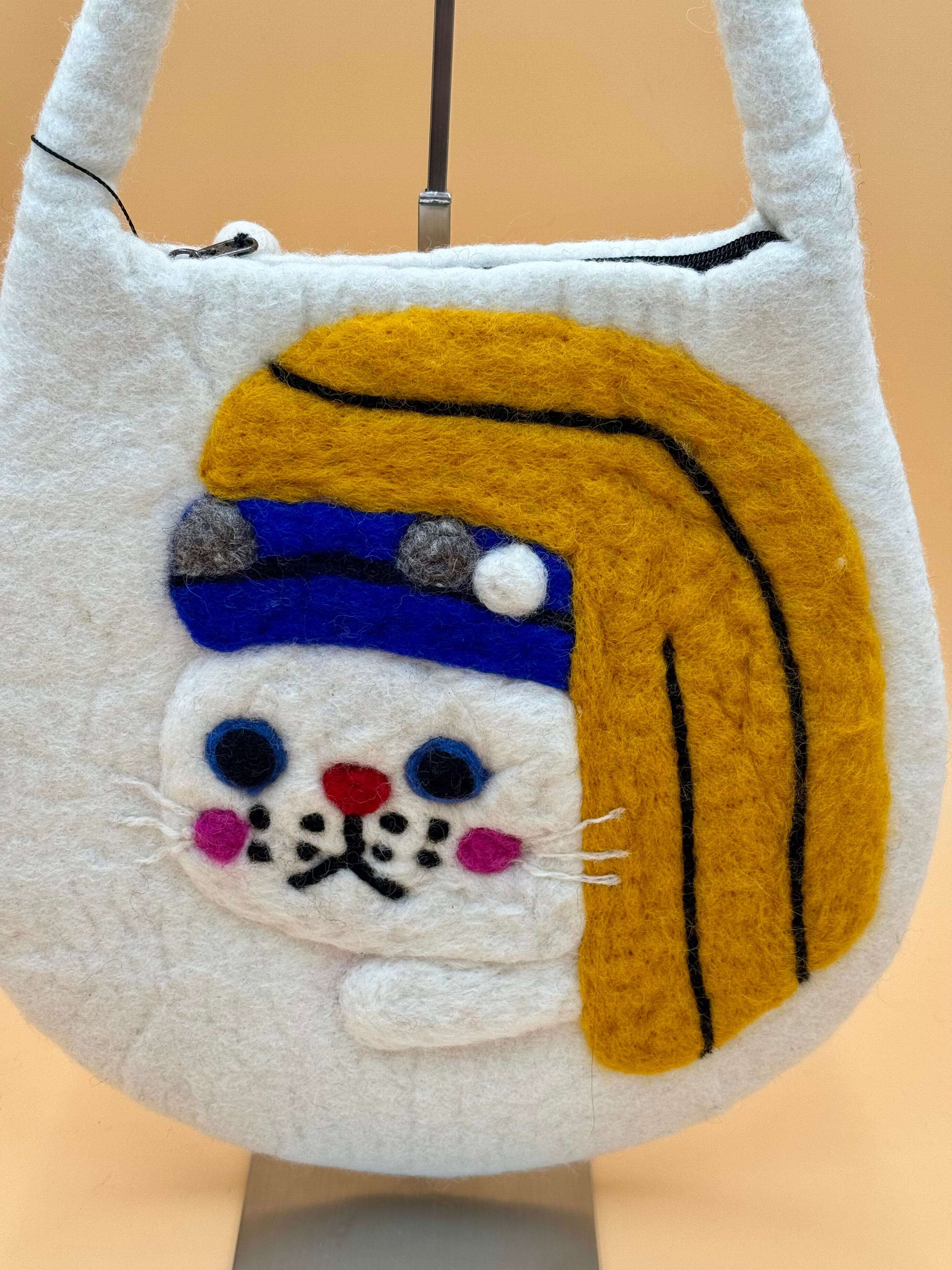 Handgemachte Schultertasche Filztasche mit buntem Löwenmotiv, ideal für Mädchen, Größe M.