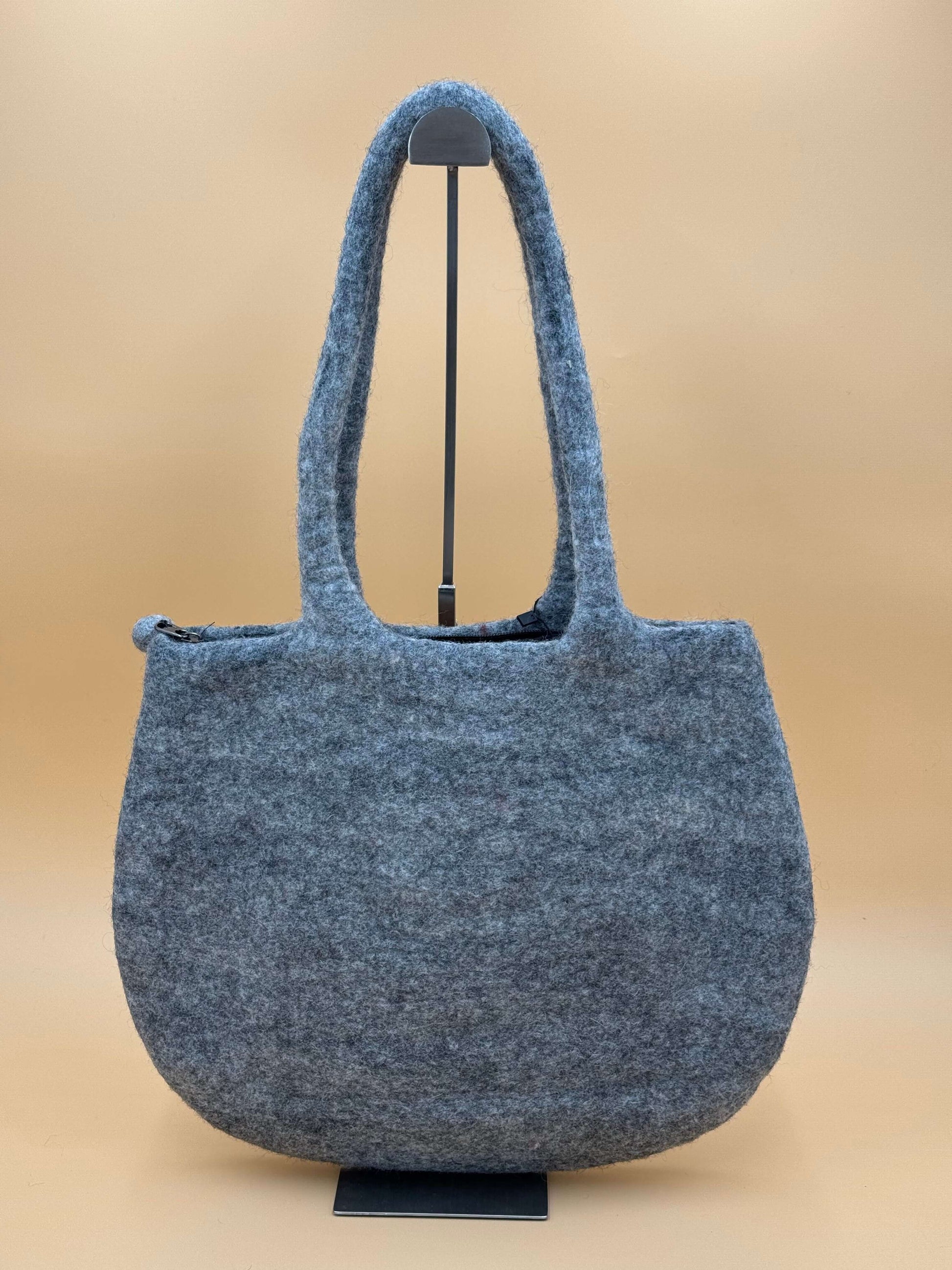 Handmade gray felt shoulder bag tote, size L, designed for versatility and style.